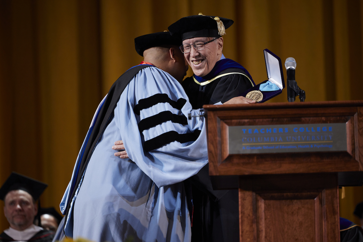 Congratulations to Distinguished Prof. @kevinnadal, who received a Medal for Distinguished Service at @TeachersCollege's commencement! tc.columbia.edu/articles/2023/… @JohnJayCJPhD @GradCenterPsych