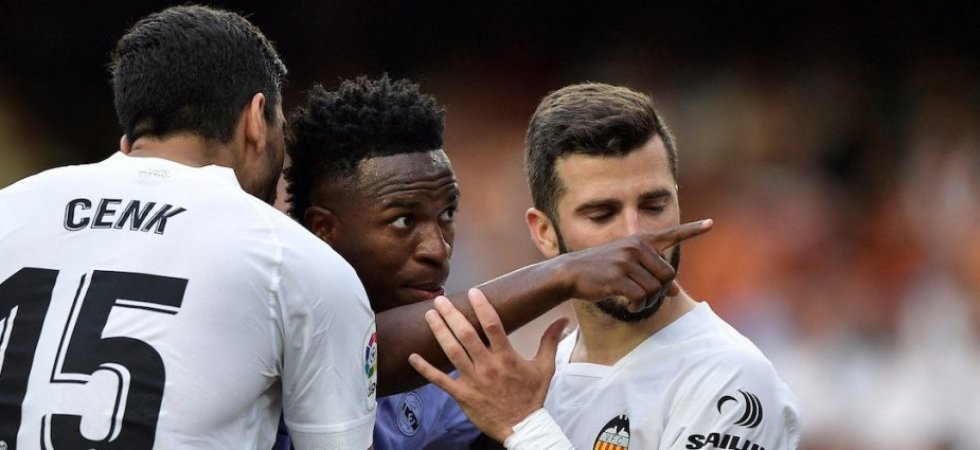 PointFootfr's tweet image. 🇪🇸 Le club de Valence FC aurait identifié un de leurs supporteurs proférés des insultes racistes envers VINICIUS. JR.  
Le club promet un bannissement à vie du supporteur de valence !