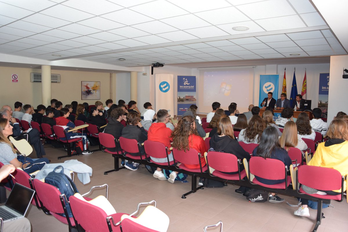Primera jornada formativa dirigida a estudiantes de Educación Secundaria en el IES
Azarquiel de #Toledo. Con la participación del director general de Juventud y Deportes <a href="/gobjccm/">Gobierno de Castilla-La Mancha</a>, <a href="/CarlosYusteCLM/">Carlos Alberto Yuste</a>.
<a href="/deportesclm/">Deportes Castilla-La Mancha</a>
Educación Antidopaje para promocionar los valores del #deportelimpio
