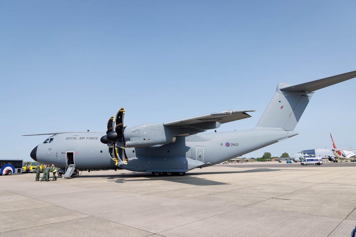 RoyalAirForce's tweet photo. The Royal Air Force has taken delivery of the 22nd Atlas C1 (A400M) transport aircraft, completing the delivery development &amp; production phase. The four-engine turboprop aircraft touched down at its new home of @RAFBrizeNorton.

Full story: https://t.co/dP7AMaMFxB
@DefenceES https://t.co/gOeMq46nYk