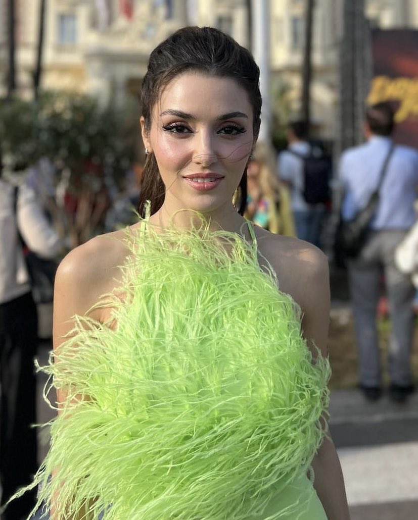 BuffaMt's tweet photo. Che spettacolo HandeErcel #HandeErçelCannes https://t.co/6iaOXneqc9