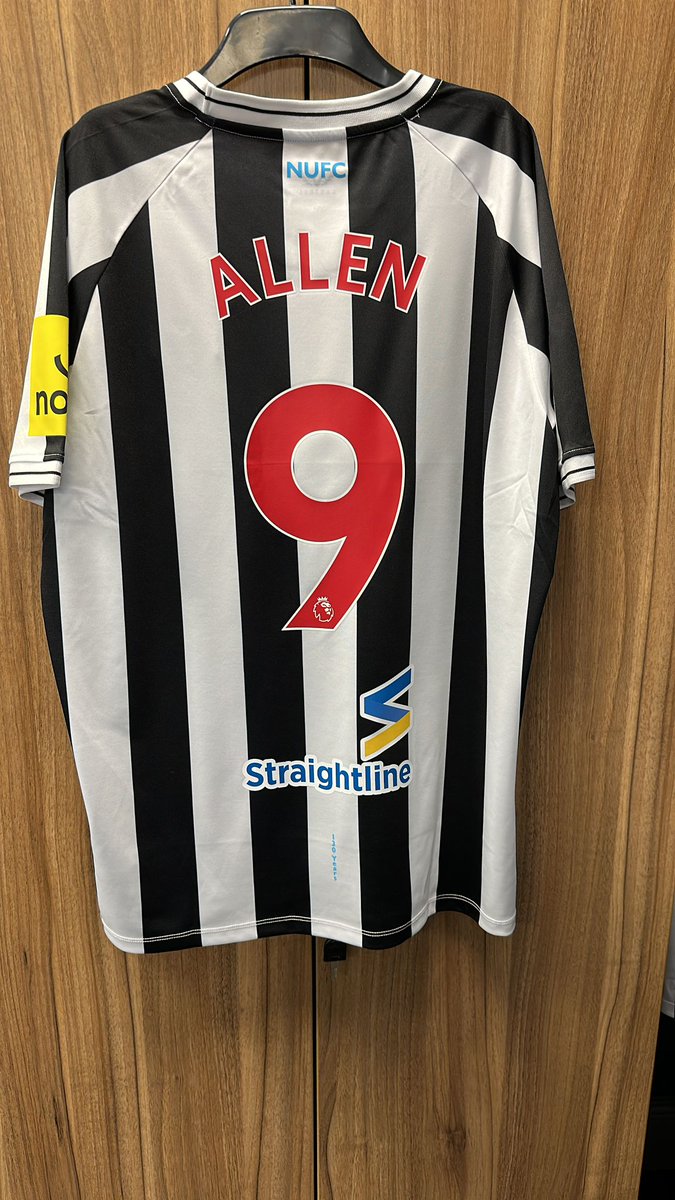 StraightlineNE's tweet photo. Coming soon to St James' Park 👀

We'll now have the amazing opportunity to play on that very pitch 🤯

Straightline's directors and friends will be taking on our staff in a match to raise money for the local food bank and boy we can't wait!

#NewcastleUnited #NUFC https://t.co/c9DiADRH0Q