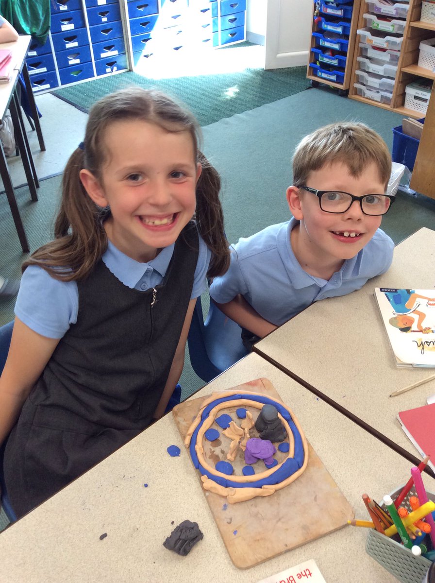 AppleySaintsCE's tweet photo. #ABSY3 @HistoryofLancs @ST0NEHENGE @EH_Stonehenge @FriendsPrimary #ABASGeo @TREarnshaw #ABASDT #ABASHis
The children learned about Stonehenge in Wiltshire, South England. They used plasticine to make the famous monument. https://t.co/KNRksqei8N