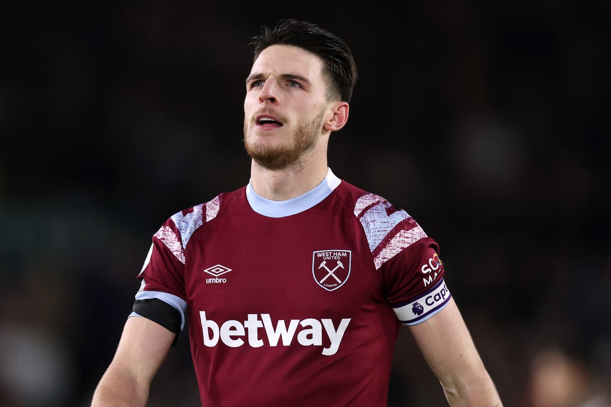 PointFootfr's tweet image. MERCATO🚨🇬🇧 Arsenal disposerait de 170M€ pour recruter Declan Rice et Mosés Caicedo. 
L'anglais aurait déjà donné sa priorité au Gunners. ⚪🔴