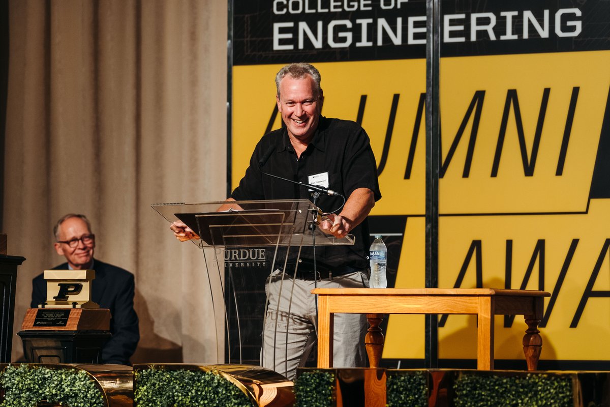 Did you know that the inventor of the HDMI is a Boilermaker engineer and winner of the 2022 Engineering Alumni Innovation Award? 

Do you know a Boilermaker engineer making a big difference that should be recognized? Let us know here: ow.ly/6NZ050Opb78

#purdueengineering