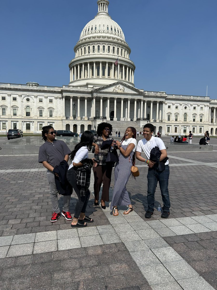 EasternIB's tweet photo. Our amazing history teacher @Becky_DC1 brought 5 students to Congress today for  a panel discussion and luncheon for students interested in government jobs hosted by the Congressional Black Caucus. They already look like they belong there https://t.co/ysJC33btbG