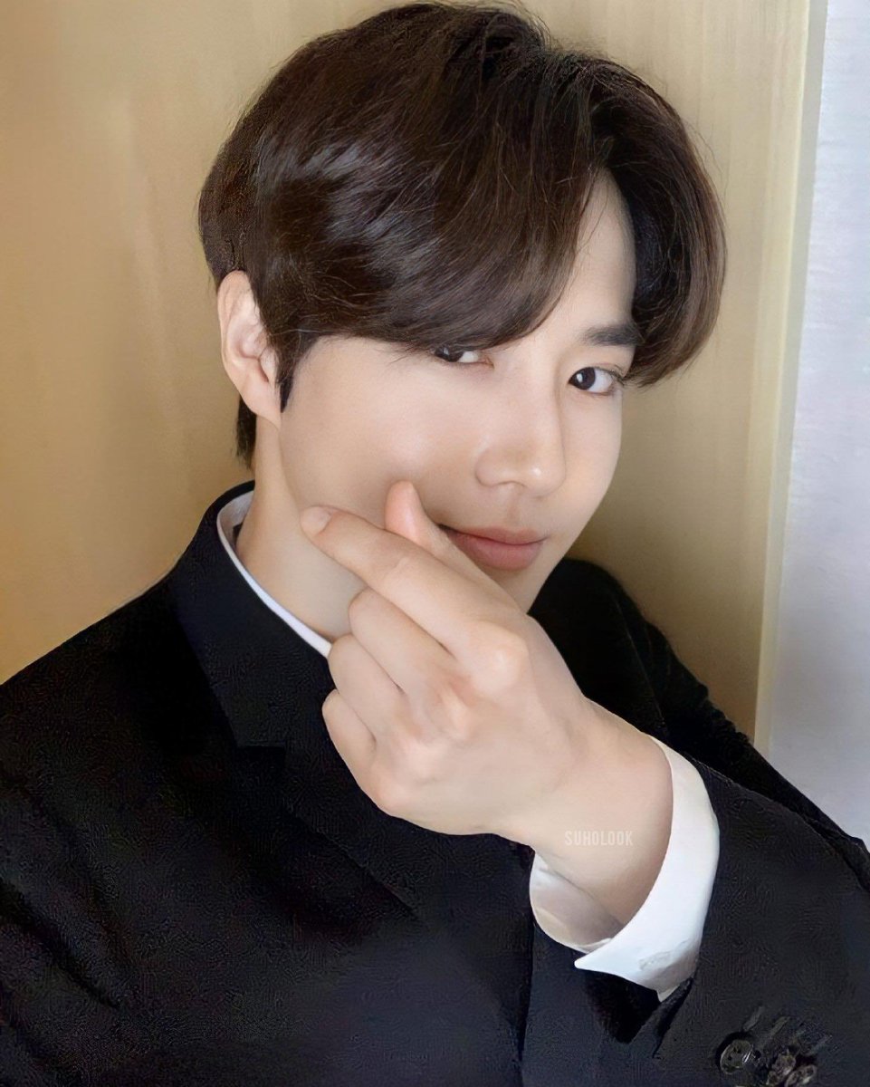 ferncpe54's tweet photo. 🎂 2023 ʜᴀᴘᴘʏ ꜱᴜʜᴏ ᴅᴀʏ 🎂
🥕🥕🥕🥕🥕🥕🥕
#HappySuhoDay  #MelodyinCottonland https://t.co/dJgW3sSoN6