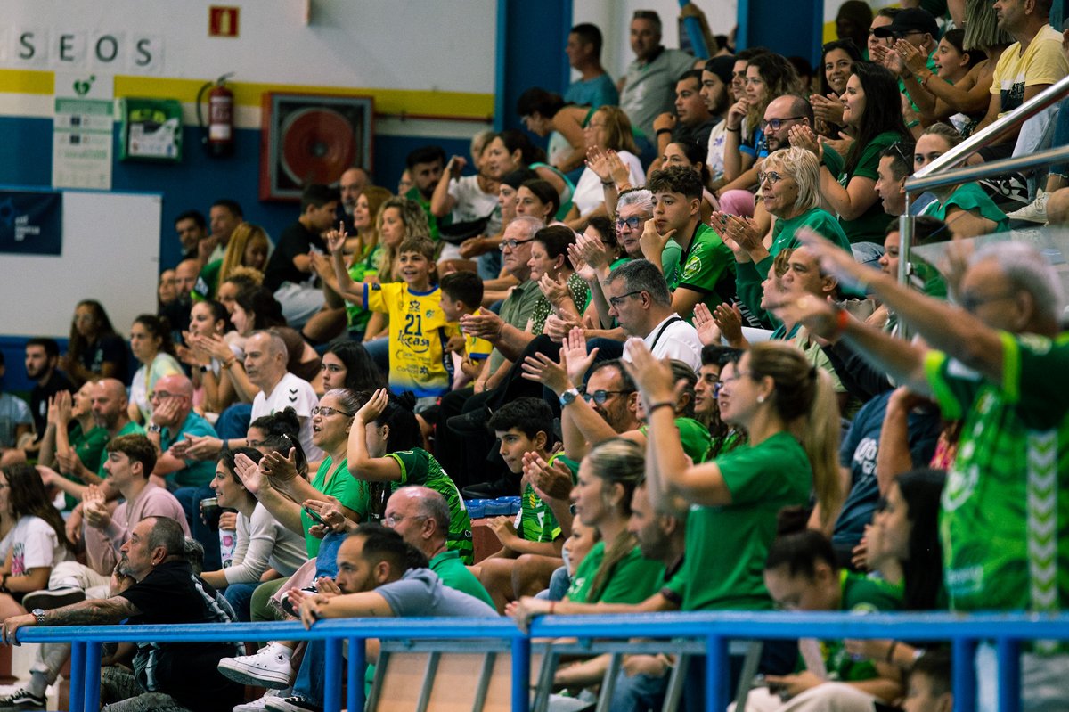 Aunque la corriente del océano sea brava, aunque el viento sople del lado contrario, aunque el camino tenga muchas piedras, y aunque hayan momentos duros, ¡siempre estarán con nosotras! 🙌👏

¡GRACIAS AFICIÓN POR TANTO BUENO ESTE AÑO! 💚