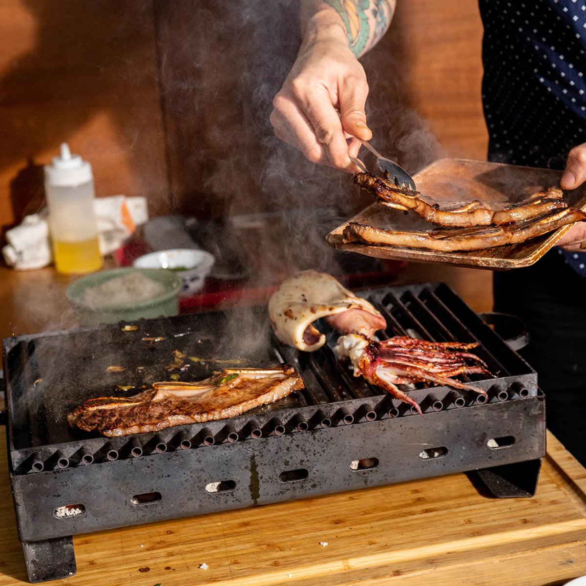 searchmarmalade's tweet photo. Upgrade from the instant-light charcoal to Thaan 🔥 The long-burning charcoal that's made by chefs and is planet-friendly!
.
.
.
#cheflife #bonappetit #outdoorcooking #cometogetheraroundfood #partyideas #summerfood #foodienyc #homecooking #dinnerpartyinspo https://t.co/ko2oSExzO2