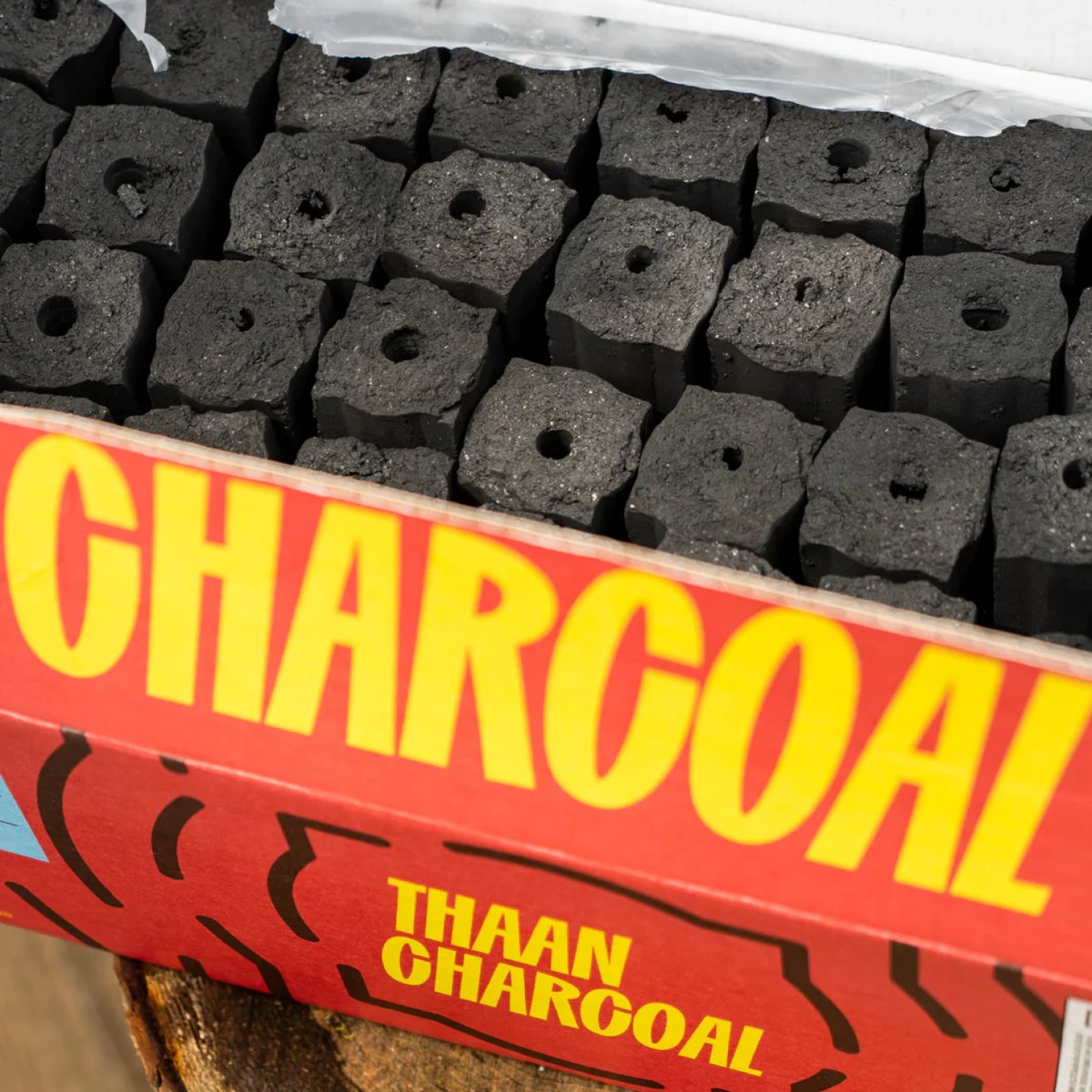 searchmarmalade's tweet photo. Upgrade from the instant-light charcoal to Thaan 🔥 The long-burning charcoal that's made by chefs and is planet-friendly!
.
.
.
#cheflife #bonappetit #outdoorcooking #cometogetheraroundfood #partyideas #summerfood #foodienyc #homecooking #dinnerpartyinspo https://t.co/ko2oSExzO2