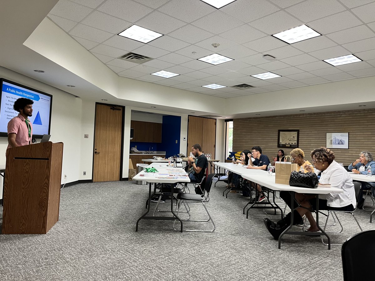 takeourbestshot's tweet photo. We had a wonderful Health Conversations event this Saturday with Dane from @TexasDSHS Southeast Region about infectious disease and how to protect ourselves! @MoorePublic 

Huge thanks to everyone who was a part of this cool event!

#takingourbestshot @UTMB_SPPH https://t.co/1qh6kDgekR
