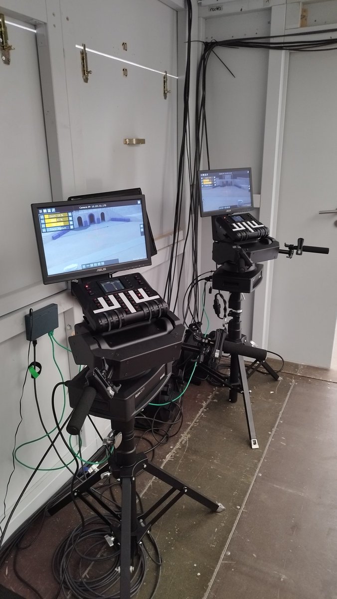 audiocustoms82's tweet image. 2x @Robelighting #RobeForte + #RobeSpot follow system in use with #TheaterUlm for #Wilhelmsburg musical #SisterAct