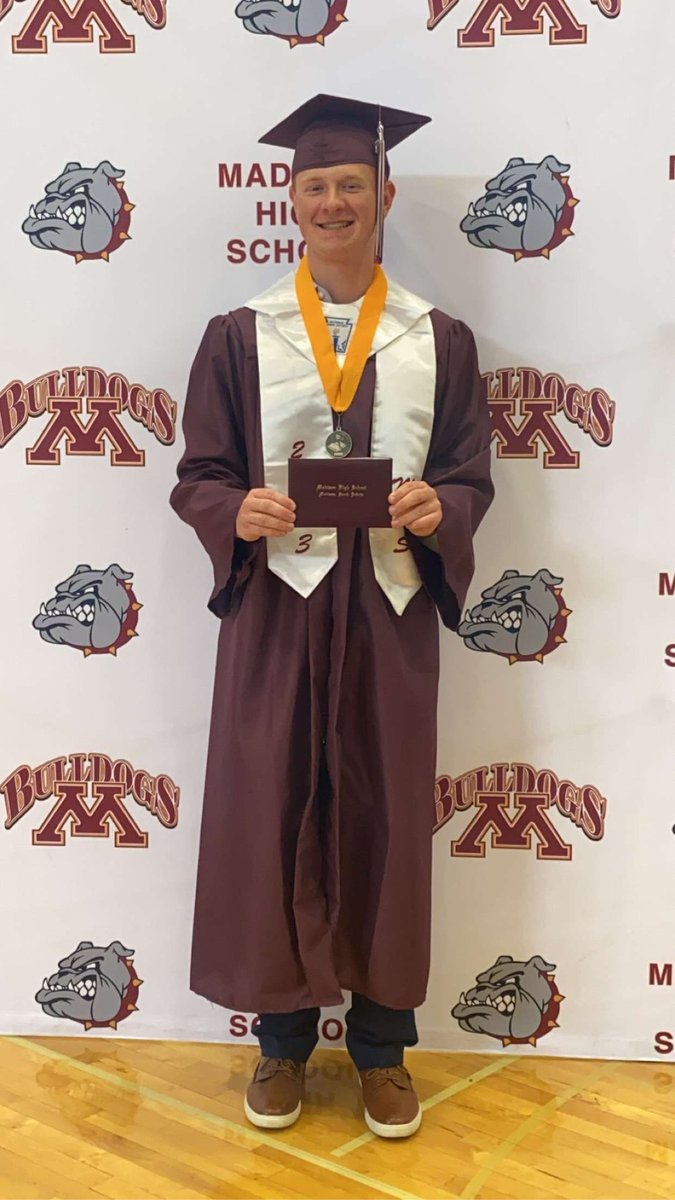 volleyball_dsu's tweet photo. Help us congratulate Riley Grandpre, Savannah Mares, and Nick Kappenman on graduating! Riley and Savannah graduated from DSU this spring and Nick graduated from Madison High School. Congrats to all of you on your awesome achievement! We are proud of you! 

#Graduates #TGOD⚔️ https://t.co/RrSau7VM3p