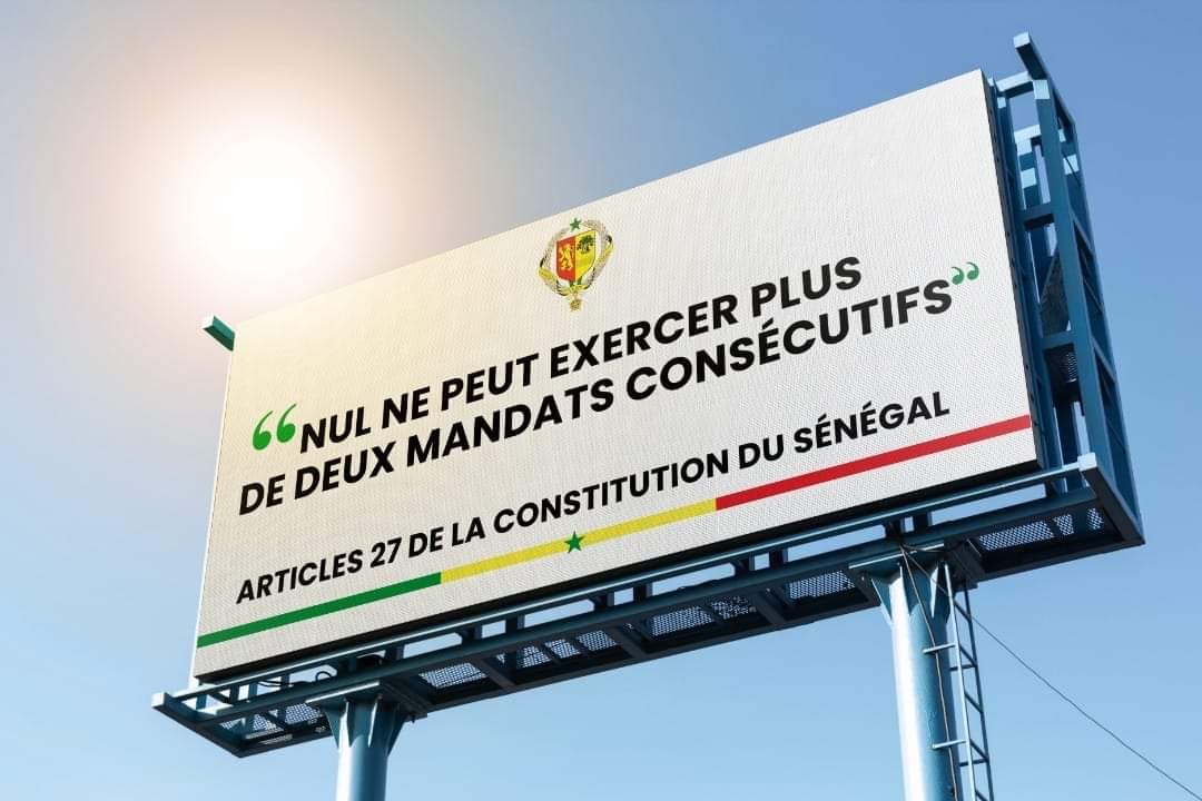 drelhadjiAdiouf's tweet image. Le dessert constitutionnel en gestation !

Donc Macky aurait demandé l'avis de Guillaume Drago, Constitutionaliste et Agrégé de son État, pour valider sa troisième candidature. La ficelle est trop grosse. 1/6