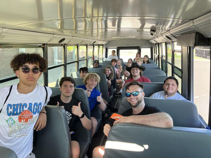 CM2BuMp's tweet photo. Regionals meet over 2 days-10 athletes punched their ticket to state including the boys 4x4 relay team. WOoHOo https://t.co/VljokJxBjt