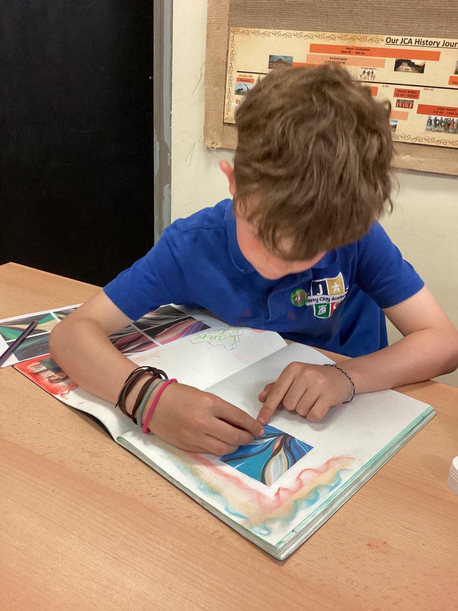 JCAWakefield's tweet image. Year 2 have been inspired by @lbpstars and her beautiful abstract oil paintings of nature and movement. We have experimented with colours to express our mood and feelings to be present and mindful!
@JCAArt #CreativeArtsWeek #BranchingOut