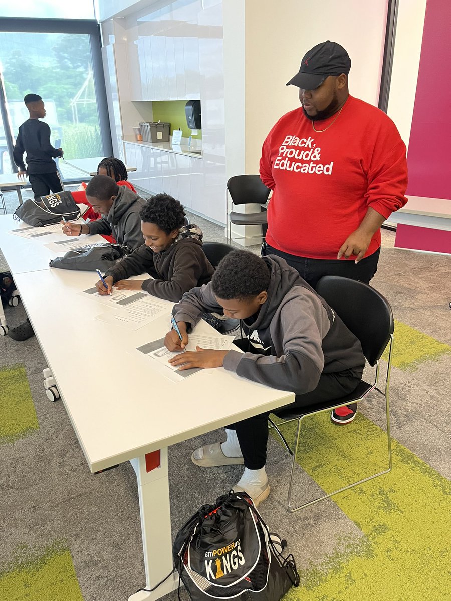 jstroudbhlh's tweet photo. The power, is in numbers.💪🏾💪🏾💪🏾 we are emPOWERing the next KINGS. 

EmPOWERed SC @FactForwardOrg 

#kings #numbers #healthylifestyle #awarness #mentor #mentoring #mentormatters  #hiphop #iamaking #kinkvibes https://t.co/tQEseys3ya