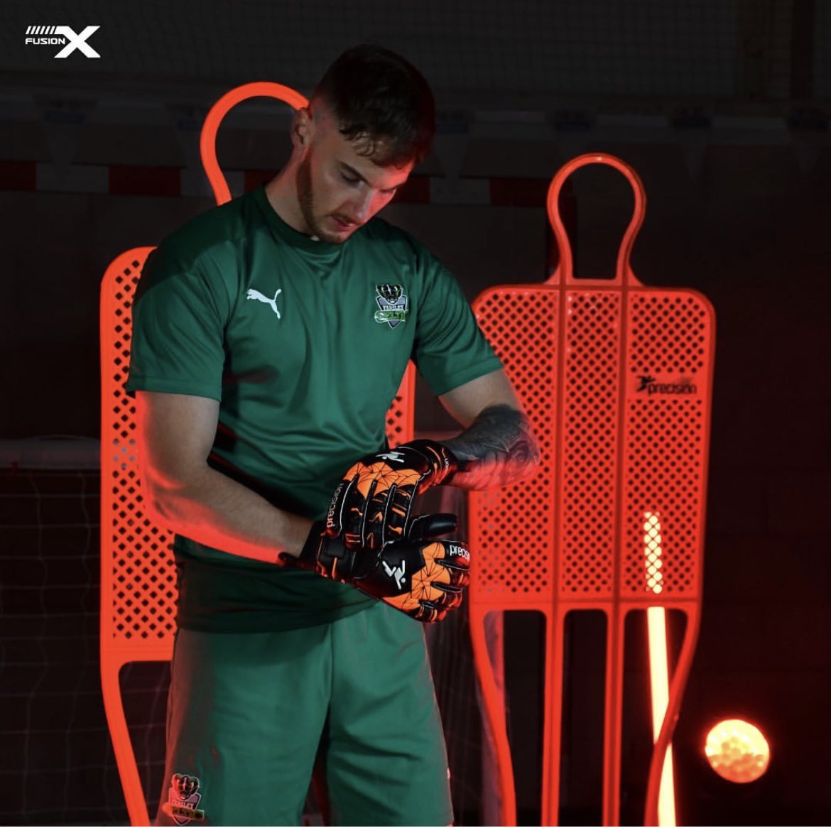 billybingham3's tweet photo. Client @MaxDearnley on set for the latest glove launch with Precision GK.

@AstraFootball 

#commercial #gk #glovebrand #precisiongk https://t.co/PCc2wN8poi