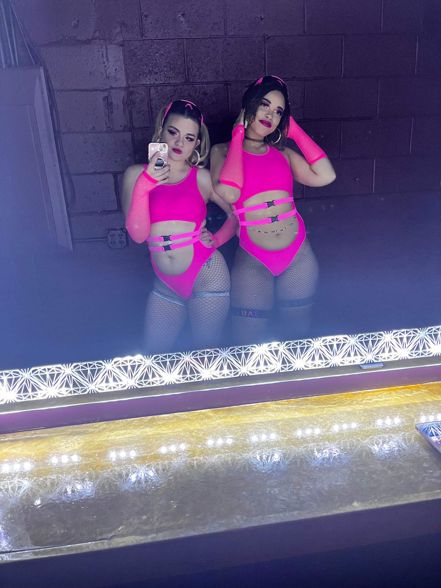 brea_maxwell's tweet image. GOGO DANCING is so fun #Kandigirls