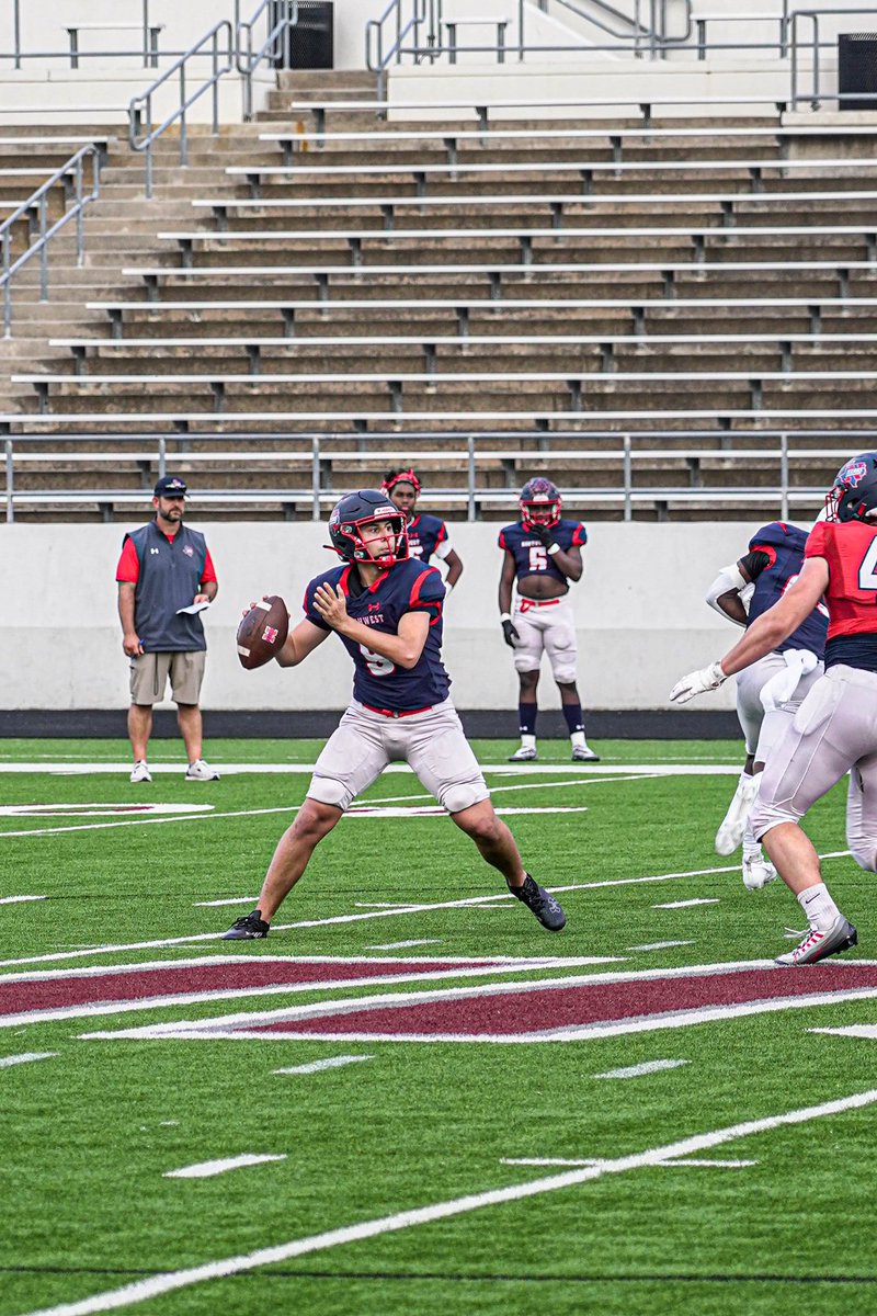 steeleprod_'s tweet photo. Spring game 📸 @NWTexanFootball @NHSTexans @NHSRecruits @NorthwestISD @coach_bpoe @CoachCauble @jackson_carrie @schutzac @IfeDurodoye @LeddieThompson https://t.co/cVmcCjlAub