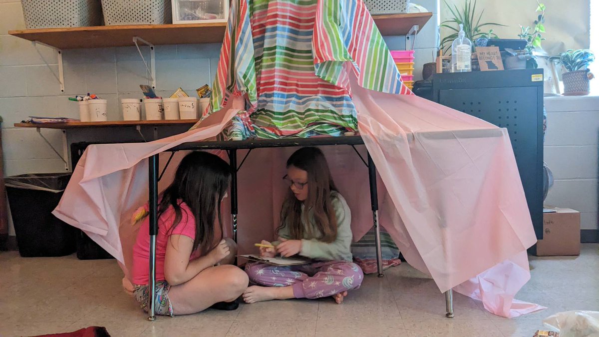 bartleyelem's tweet photo. 2nd grade is having a camp out today!! #fultonproud #onebartley https://t.co/VKpe8emfzl