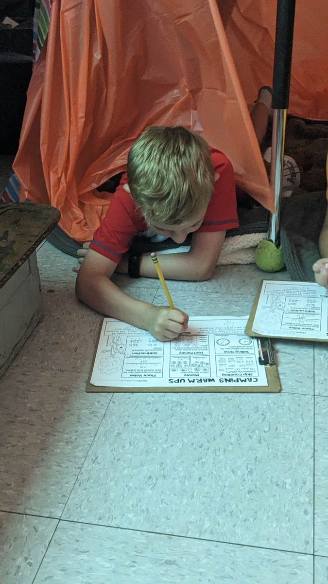 bartleyelem's tweet photo. 2nd grade is having a camp out today!! #fultonproud #onebartley https://t.co/VKpe8emfzl