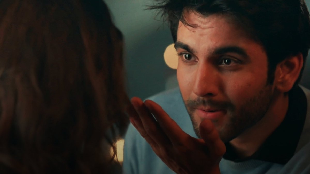 ClumsyChashmish's tweet photo. the chemistry is so chemistryfying 🔥

#DhruvTara
#IshaanDhawan #RiyaSharma https://t.co/GwwvGk2SM4