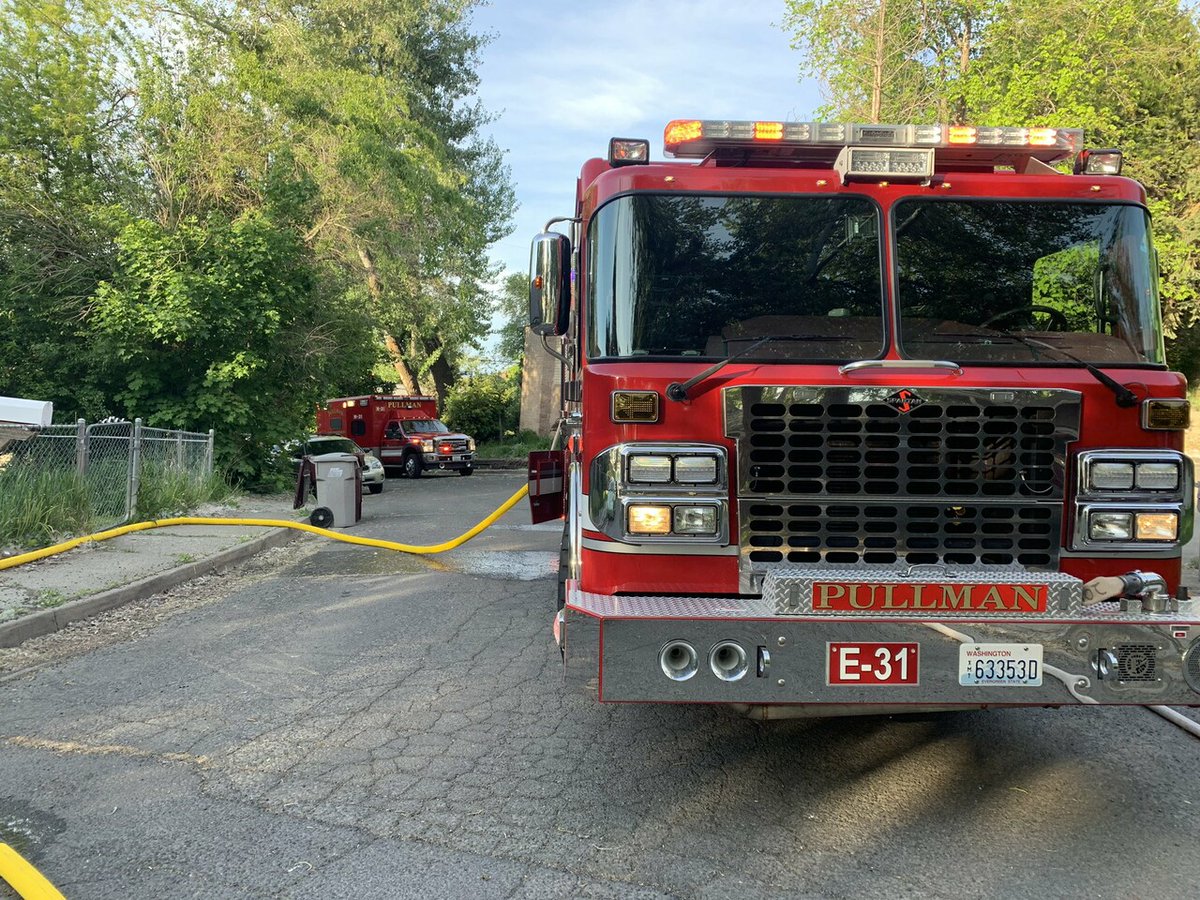 City_of_Pullman's tweet photo. It is once again cottonwood fluff season in Pullman. Pullman Fire Department reminds residents that cottonwood fluff presents a fire hazard as it is flammable and recommends wetting it down, raking it up, and disposing of it safely.
#PullmanProud #PullmanFire https://t.co/5oA0Ysfeyf