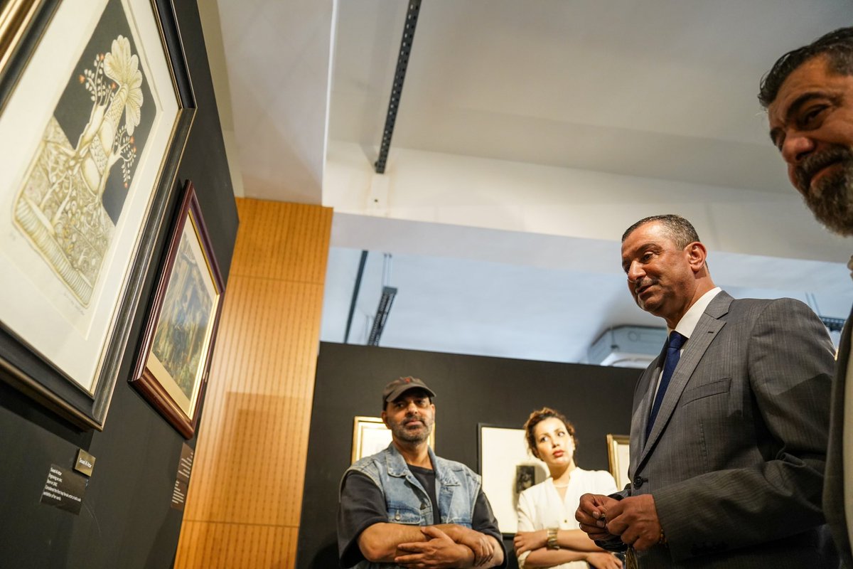 artfrosh's tweet photo. Haval Abubakir, Governor of #Sulaymaniyah province, at the "Artfrosh and the International Paintings."

هفال أبو بكر، محافظ السليمانية في معرض ( آرت فروش واللوحات العالمية)

#Artfrosh #VimFoundation #FugaIraq #Iraq #Kurdistan #Sulaymaniyah #Art https://t.co/ldor0uy4X2