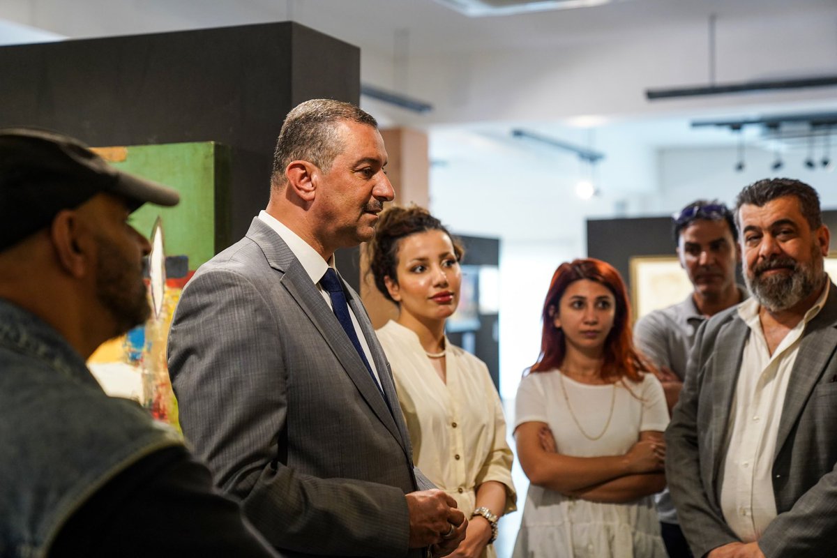 artfrosh's tweet photo. Haval Abubakir, Governor of #Sulaymaniyah province, at the "Artfrosh and the International Paintings."

هفال أبو بكر، محافظ السليمانية في معرض ( آرت فروش واللوحات العالمية)

#Artfrosh #VimFoundation #FugaIraq #Iraq #Kurdistan #Sulaymaniyah #Art https://t.co/ldor0uy4X2
