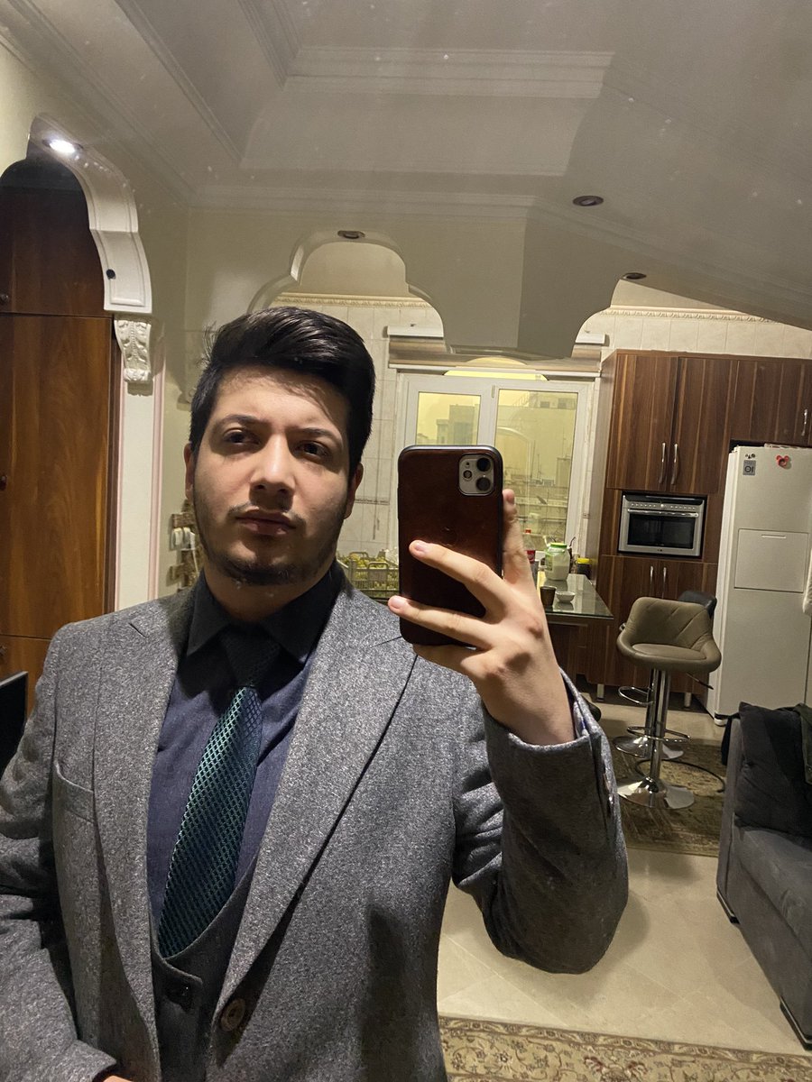matin_hmn's tweet photo. شما همونایی نیستین که تو‌پاییز و‌زمستون به این استایل میگفتین مصطفی ،چیپ و داغون؟ https://t.co/yvzcRzvcCc