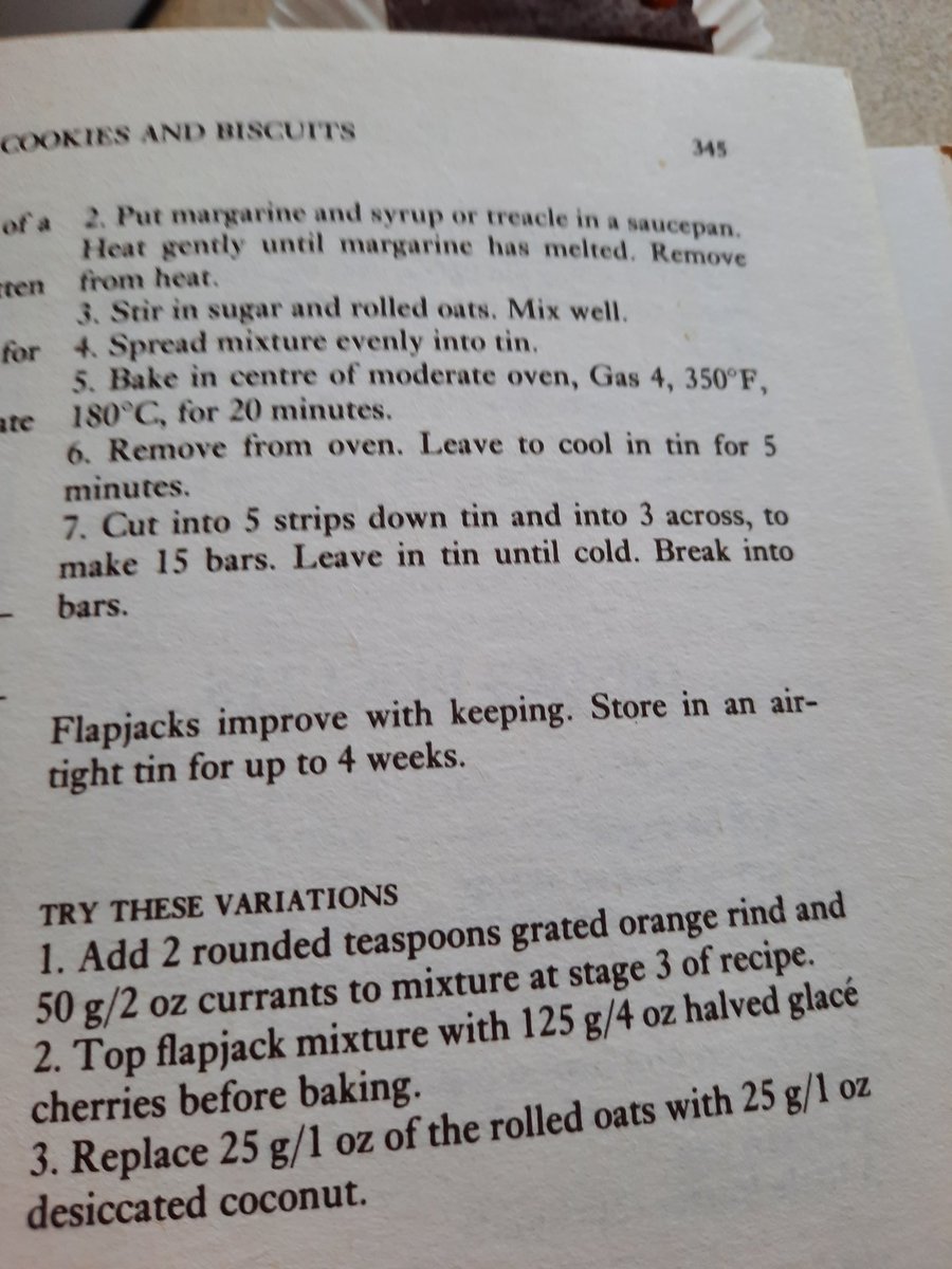 LymphomaLass's tweet image. So, do you bake🍪, and what are your favourites, whether you like baking yourself or just enjoy eating 😋 what others cook...?  Please do tell me in the comments.
Thanks! 
Sam aka LymphomaLass xx
#bakingcakes   #flapjacks  #macaroons  #almondbiscuits  #chocolateflapjacks  #ginger