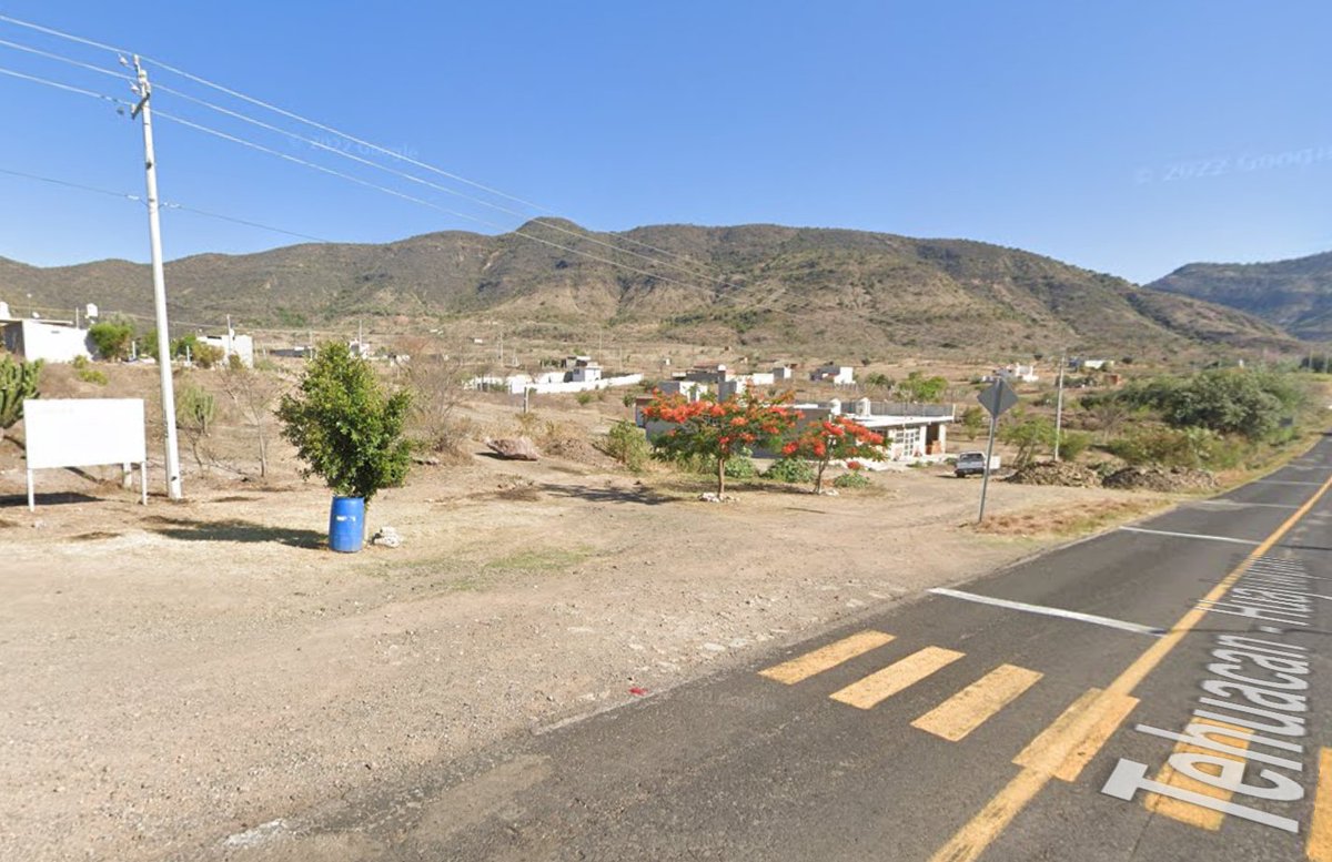 Al hablar de asentamiento irregulares en México, hay mucha hipocresía. Si este paisaje lo hubiera urbanizado un desarrollador, se habría levantado la voz.
Pero como lo hacen ejidatarios y fraccionadores informales (que igual que los desarrolladores, hacen negocio) no se dice nada