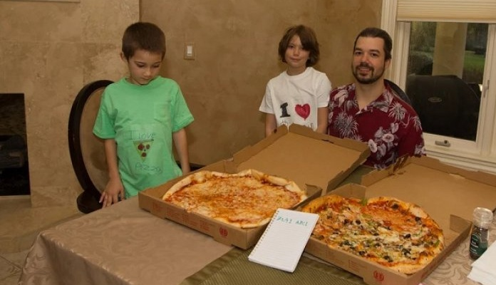 pi_explorer's tweet photo. 🍕🎉 Happy #BitcoinPizzaDay! 🎉🍕 Just as Bitcoin started small, so too is #PiNetwork. We're at the beginning of an exciting journey, and like the first pizza purchased with BTC, every step counts! 💪🚀💎 #cryptocurrency #blockchain #PiNetworkJourney https://t.co/H763k7LeMh