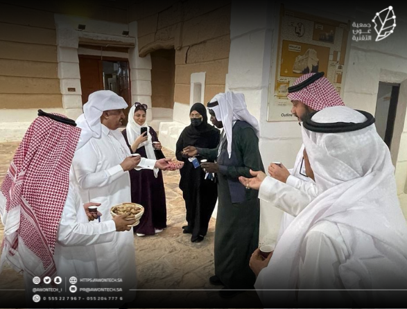 awontech_1's tweet photo. جولة سياحية على عدة من مناطق ثقافية وسياحية بهدف التعرف على معالم نجران.

ضمن برنامج أعدته #جمعية_حماية_المستهلك بنجران لفريق #جمعية_عون_التقنية https://t.co/TMjVOWivhF