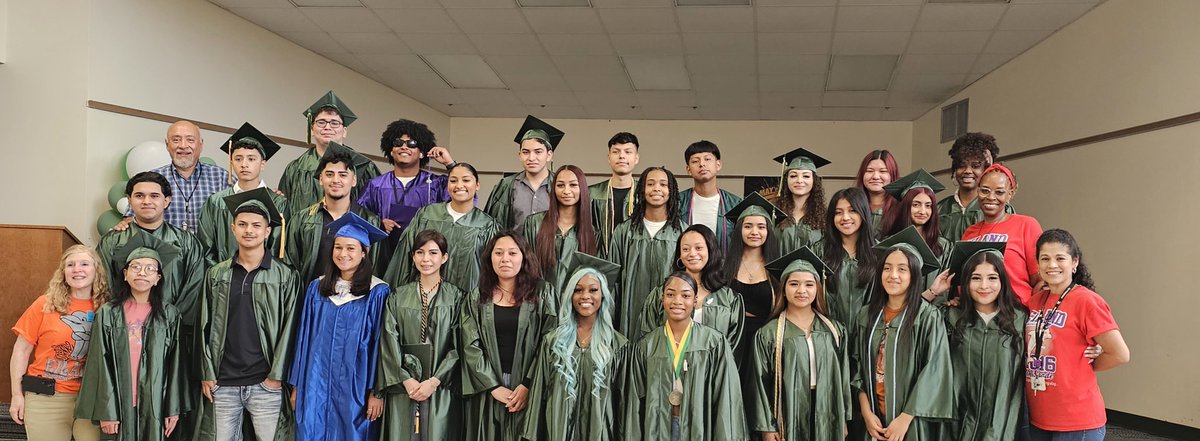 Class of 2023!! We are so very proud of you!! Thank you @KleinForest @KleinCain @KleinHigh for allowing our students to come back to see us @EilandKISD!
🐬💪🏾
