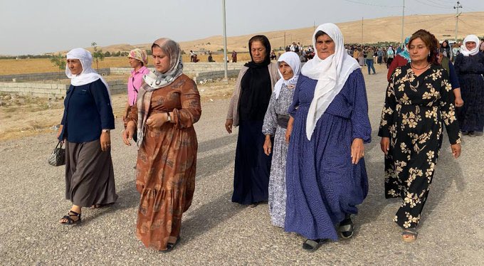 Ahmed Ekim (@beybun_rojhilat) on Twitter photo The people of Mahmur are resisting this genocidal attack, as always, by shielding their lives against Iraqi soldiers
Young people, women and old people are resisting the closure and blockade of the camp
<a href="/UNHCRIraq/">UNHCR Iraq</a>
<a href="/UN/">United Nations</a>
<a href="/UN_HRC/">UN Human Rights Council</a>
<a href="/IraqiPMO/">المكتب الإعلامي لرئيس الوزراء 🇮🇶</a>
#MexmurDibinErisedeYe
#BreakTheMakhmourSiege The people of Mahmur are resisting this genocidal attack, as always, by shielding their lives against Iraqi soldiers
Young people, women and old people are resisting the closure and blockade of the camp
<a href="/UNHCRIraq/">UNHCR Iraq</a>
<a href="/UN/">United Nations</a>
<a href="/UN_HRC/">UN Human Rights Council</a>
<a href="/IraqiPMO/">المكتب الإعلامي لرئيس الوزراء 🇮🇶</a>
#MexmurDibinErisedeYe
#BreakTheMakhmourSiege