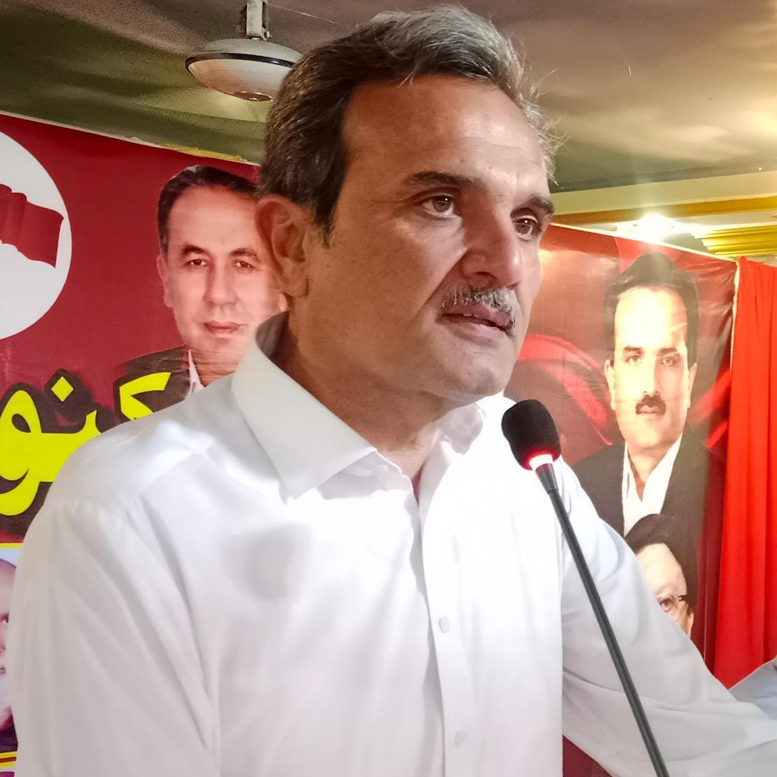 ANPMarkaz's tweet photo. عوامی نیشنل پارٹی مردان کے زیراہتمام اقلیتی کنونشن۔ مرکزی سینئر نائب صدر امیرحیدرخان ہوتی خطاب کررہے ہیں۔
#ANPMardan | #AmeerHaiderKhanHoti https://t.co/GsqBKAmDmF