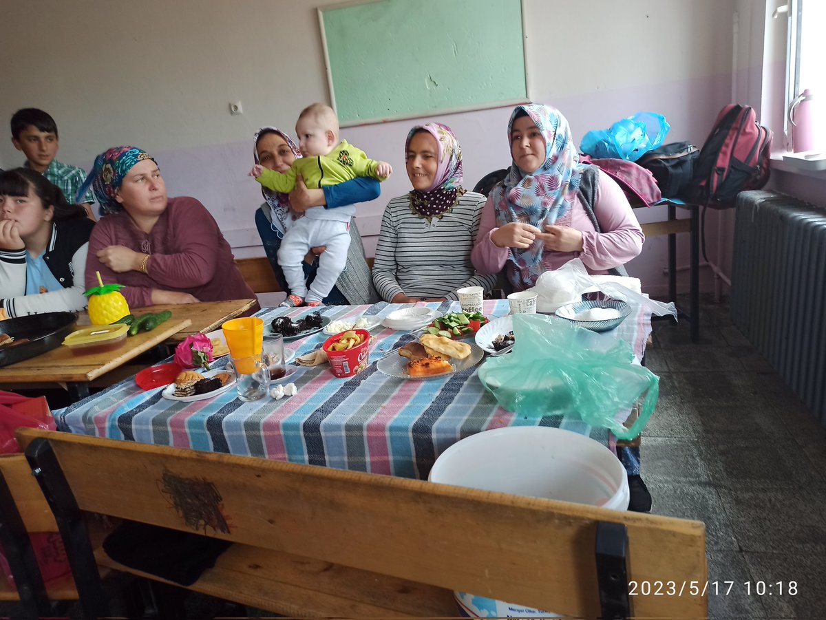 Anneler ve Çocuklar etkinliğimiz:) 
<a href="/AdemKoca46/">Adem Koca</a> <a href="/MikailEREN33/">Mikail EREN</a> 
<a href="/MersinMEM/">Mersin İl Millî Eğitim Müdürlüğü</a> <a href="/FatihBurgut/">Fatih BURĞUT</a>
Hümeyra Altunkuş öğretmenimiz ve 7/A sınıfı,  anneler için sürpriz kahvaltı programı hazırladı. 
<a href="/h_kadim33/">Hüseyin KADİM</a> <a href="/AhmetMetinTURH1/">Ahmet Metin TURHAN</a> 
<a href="/ahmetelmas33/">Ahmet Elmas</a>
<a href="/GulnarMEM/">Gülnar İlçe Millî Eğitim Müdürlüğü</a>  
Annem hakkın ödenmez...