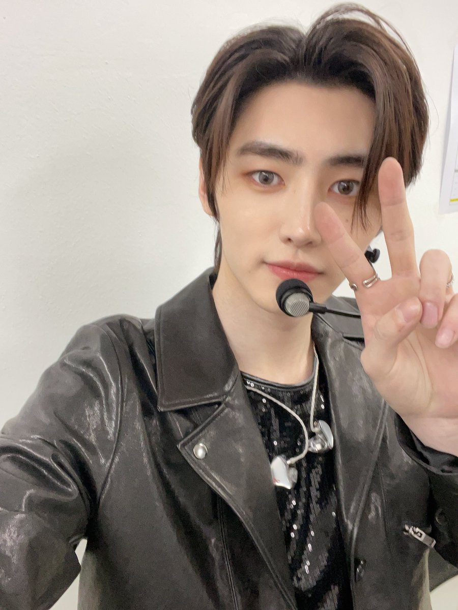 byunweejoo's tweet photo. ENGENE! Thank you for coming to our showcase. After a long time, finally we're on the stage with our newest album and song. I will show better performance next time. Once again, thank you for supporting our comeback! https://t.co/NrQw1bm1vH