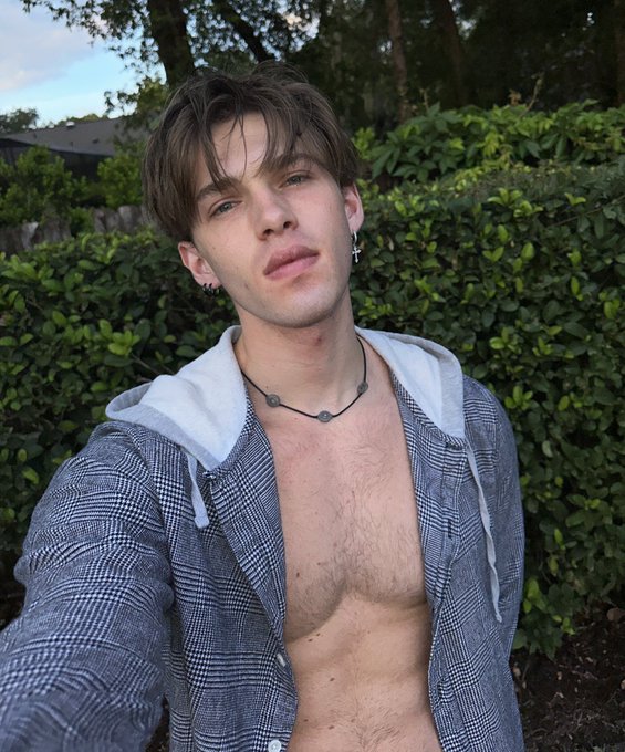 😡 https://t.co/zD9VwnUPat