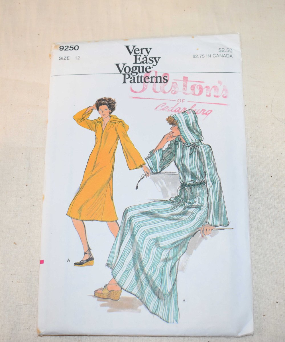 Size 12, UNCUT, Vintage 1980s, Vogue 9250 Sewing Pattern, Misses Loose Fit Hooded Dress, Beach Cover, Robe, Caftan, Bust 34 etsy.me/3IA1ixY #quilting #vintagesewing #1980sdress #caftandress #beachcoverup #beachrobe #loosedress #hoodeddressrobe #uncutpattern