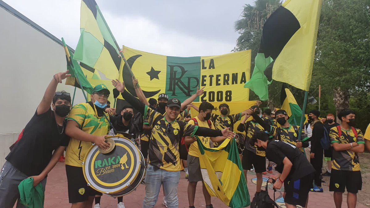 Vos sos esa simple razón, por la que volví a sonreír🎶

¡Nos vemos en el torneo!

#LaEterna
#RakaposhiAlFrente