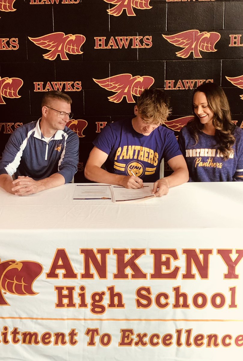 Jella1976's tweet photo. Official signing! Good luck at UNI CJ! You’re just getting started and we can’t  wait to see what you do at the next level! #UNITrackandField #GoPanthers #EverLoyal @CjAccola_ https://t.co/1bWoxMGUKp