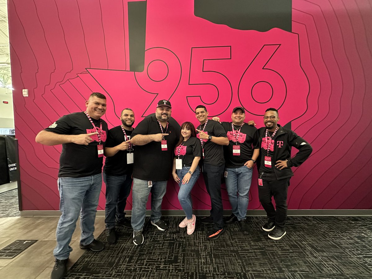 Some of our @MissionTXperts finest getting ready for #LEAD live kickoff today! #FollowMyLEAD @Aejaz_H @TherassBrooks @MikeMagenta1 @m_wan4life @JacksonTingley @csandoval111