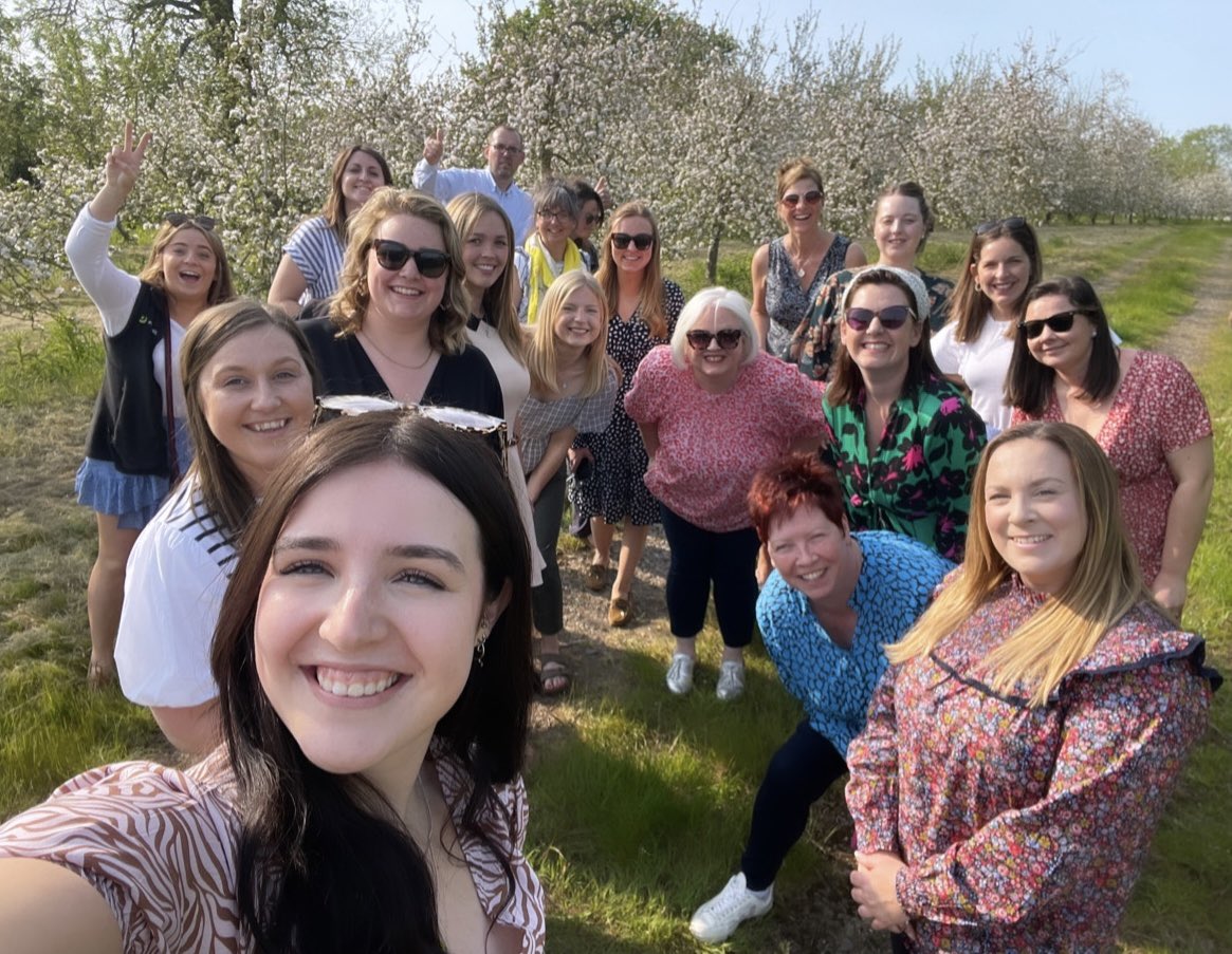 PinstoneComms's tweet photo. Lovely weather for a team photoshoot at @PinstoneComms orchard with Cande Group ☀️🌸 https://t.co/LdEcomWUOp