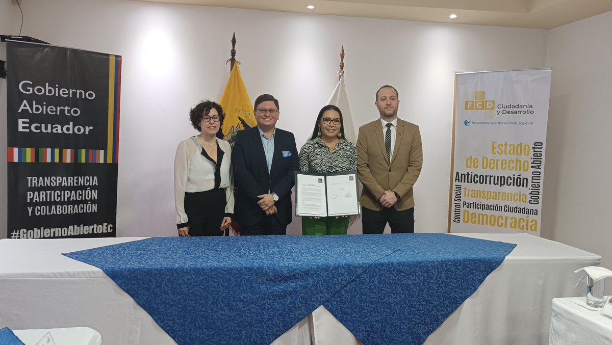 FARO_org's tweet photo. #Institucional  | Estefanía Terán, Directora de #FARO firmó el acta de compromiso en conjunto con el @cnegobec @FCD_Ecuador con el fin de cocrear una estrategia para transparentar la información sobre las #organizacionespolíticas, procesos y decisiones #electorales @ECGobAbierto https://t.co/38tp8W1Uhw