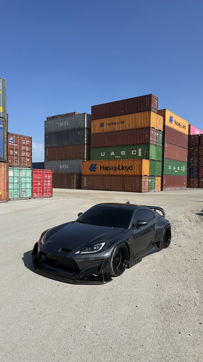 tylerchandlerdp's tweet photo. Finally shot at a container yard https://t.co/0unOHYRzqW
