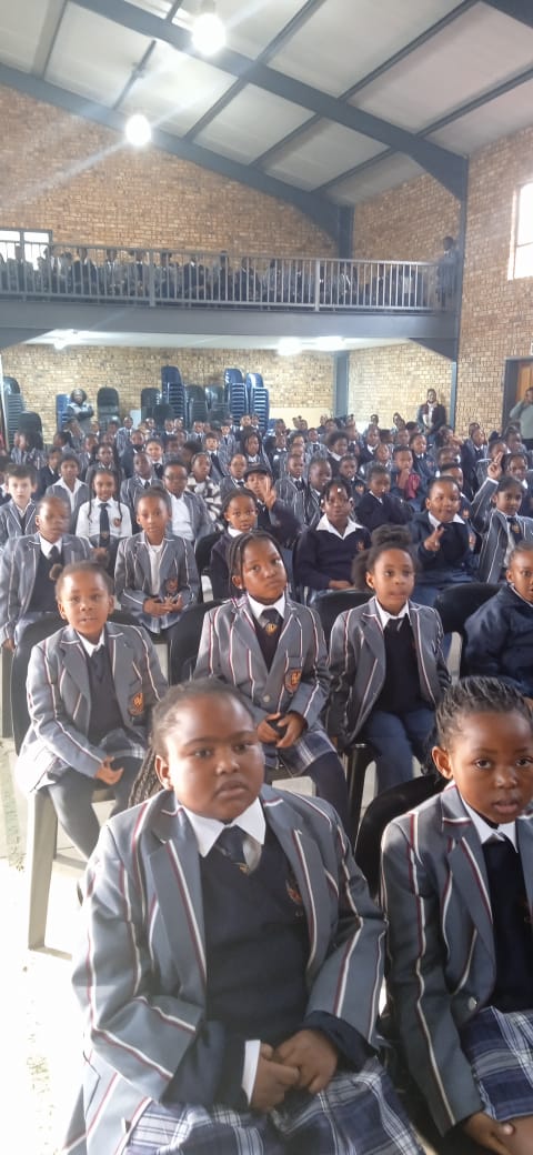 glissonniekerk's tweet image. An absolute joy to be back at @CURRO_SCHOOLS Northriding again speaking about &quot;You are wanted by God&quot; There were tears in the crowd towards the end. 
#SchoolPrograms #Metroworldkids #SiloamReach