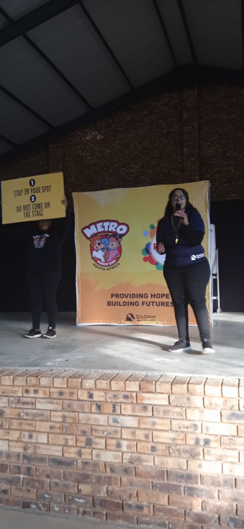 glissonniekerk's tweet image. An absolute joy to be back at @CURRO_SCHOOLS Northriding again speaking about &quot;You are wanted by God&quot; There were tears in the crowd towards the end. 
#SchoolPrograms #Metroworldkids #SiloamReach